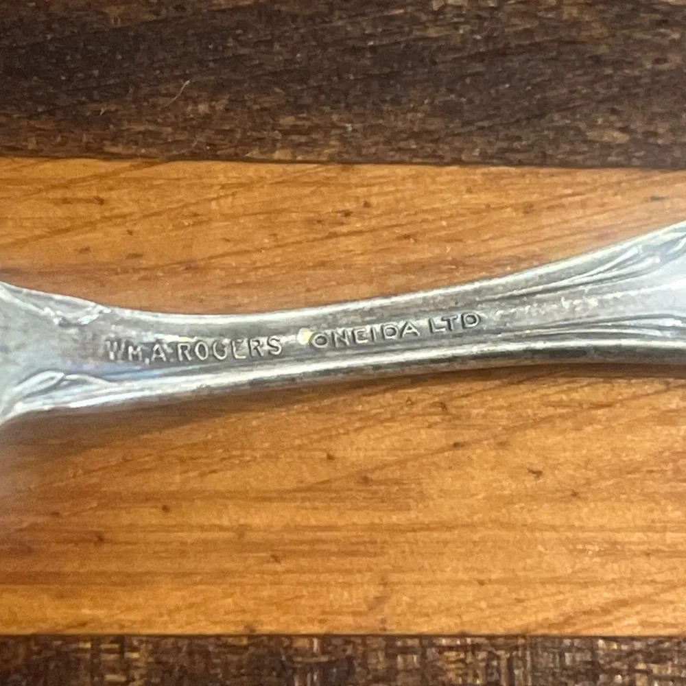 WM A Rogers Vintage Toddler Fork & Spoon Set